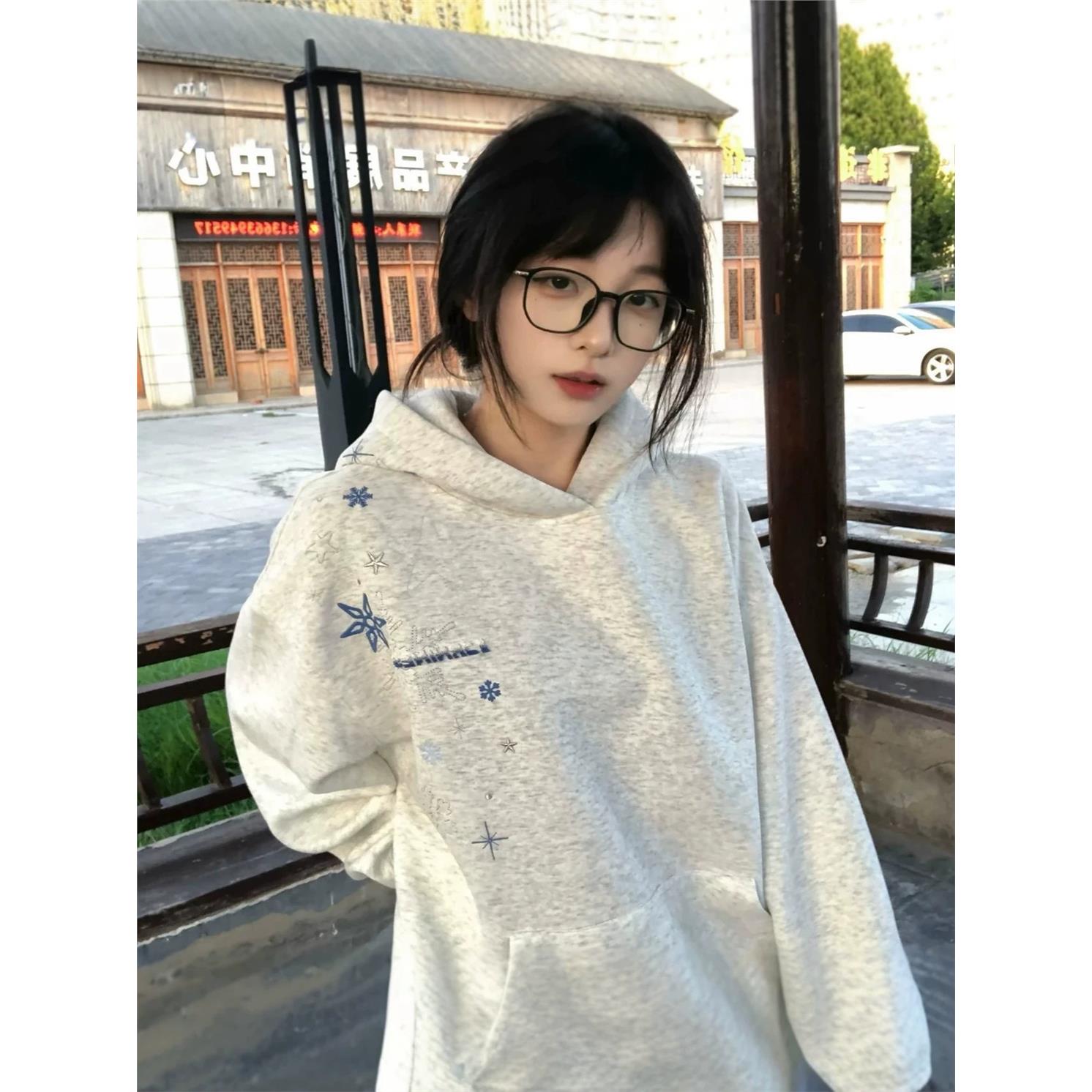 美式复古雪花图案字母卫
