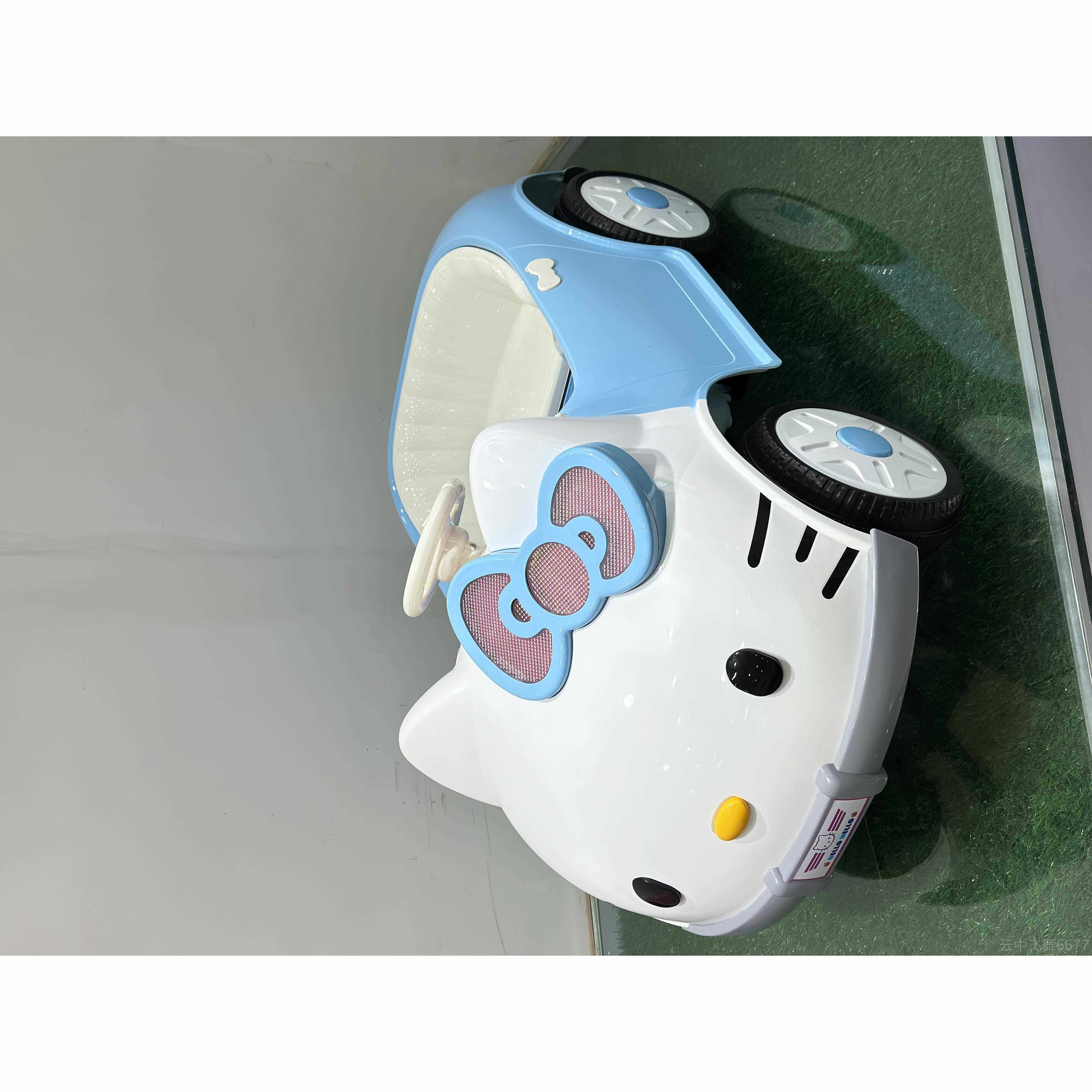 正品动儿电车四轮童带遥控粉色KT猫汽车可坐小孩人摇摆童车宝宝玩