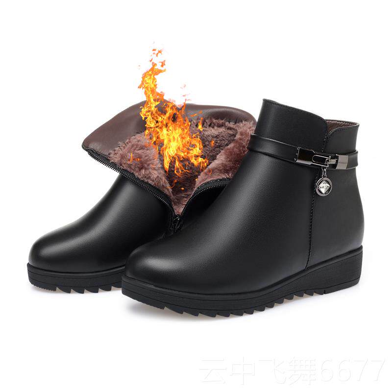 正品头层牛皮妈妈靴202冬季新加棉绒短靴子防款滑保暖皮鞋中老年