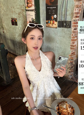 MLS 白茶朵朵 立体层次感2026夏新款上衣女纯欲立体花瓣挂脖背心