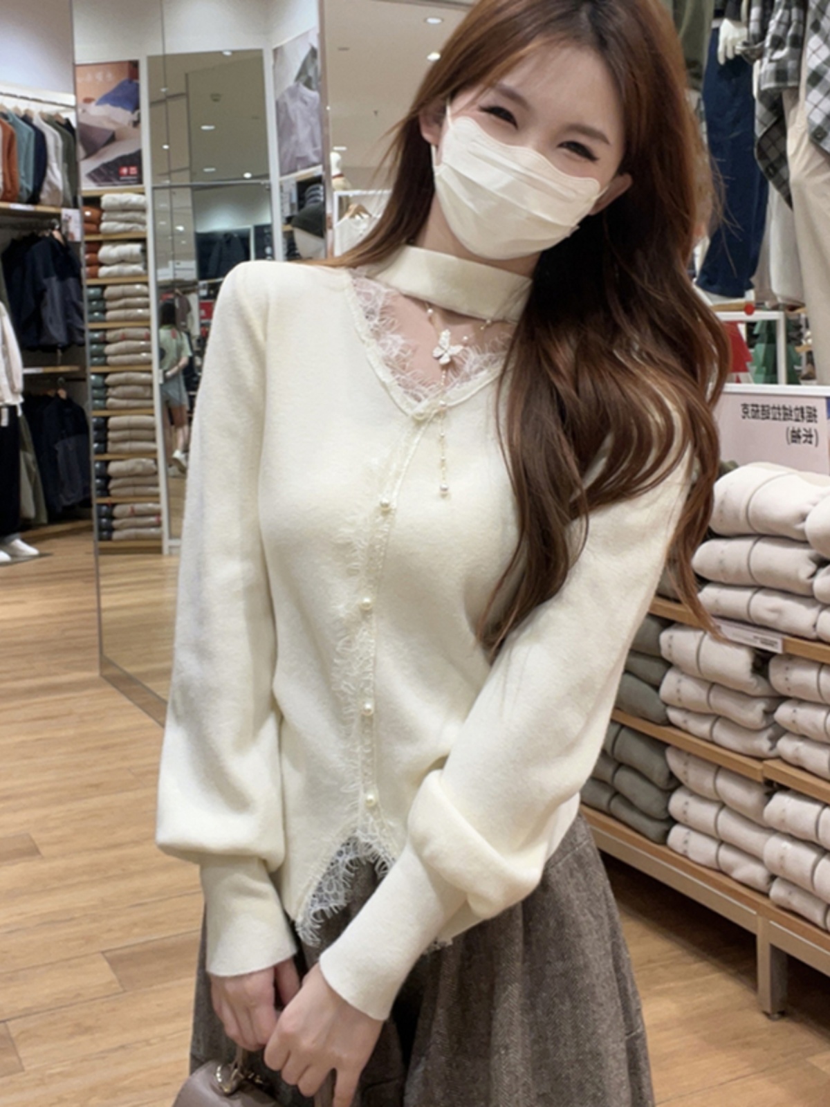 内搭针织毛衣女秋冬2025新款V领打底衫挂脖蕾丝镂空修身长袖上衣