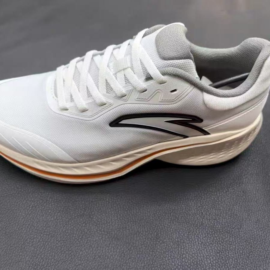 安踏跑步鞋25年新款男鞋