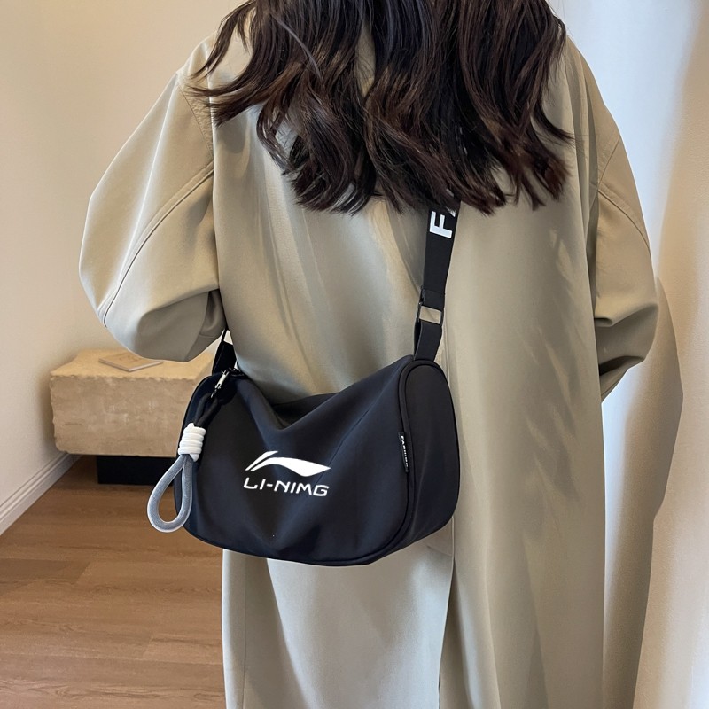 2026新款宁李学生包包女式潮时尚百搭单肩斜挎包高级感女包枕头包