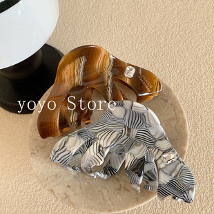 适合发量少精致小众醋酸中号鲨鱼夹洋气高级感后脑勺盘发抓夹子