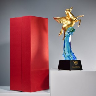 精选创意飞马琉璃奖杯定制t企业纪念颁奖马到成功黑马奖万马奔腾