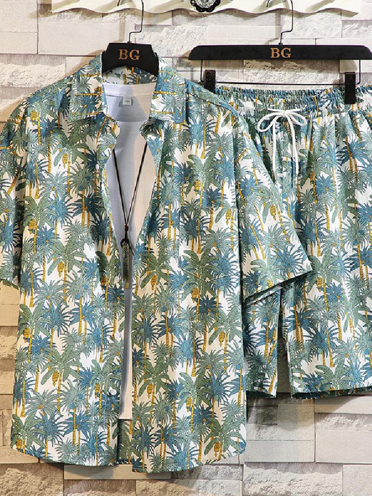 2024 남성용 새 잠옷 여름 얇은 플러스 지방 플러스 반팔 반바지 비치 캐주얼 대형 홈웨어 세트