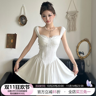 SWEETOWN公主小妹 纯欲甜美收腰蕾丝花边吊带裙白色少女感A字短裙