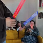 2026新款 双刃伸缩光剑儿童玩具发光宝剑男孩炫酷双头激光剑