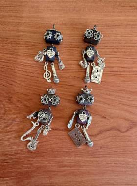 手工木制品朋克机器人DIY项链钥匙扣车挂爱心吉他款