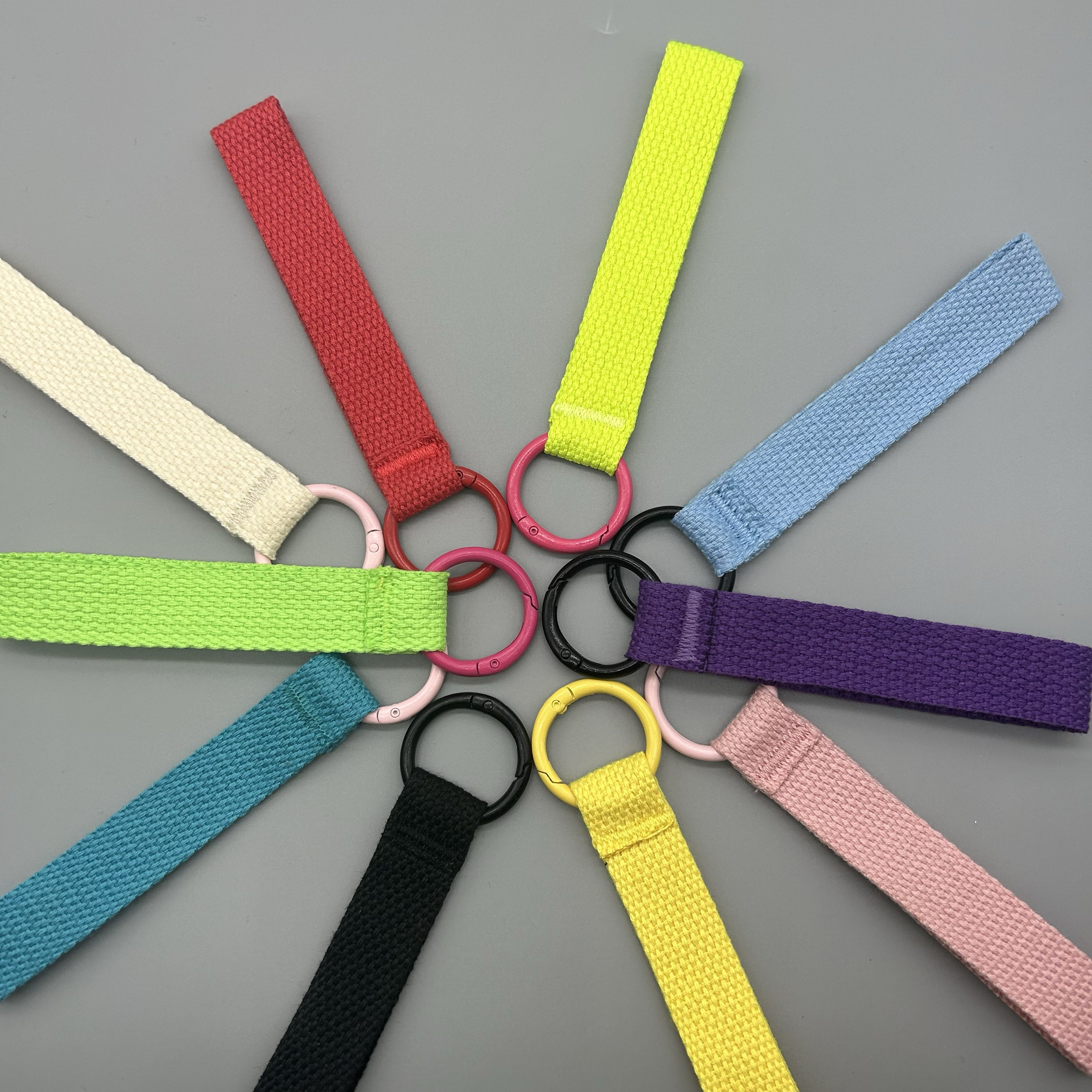 手提挂绳水杯吨吨桶保温杯钥匙扣通用水杯挂绳卡扣挂带配件