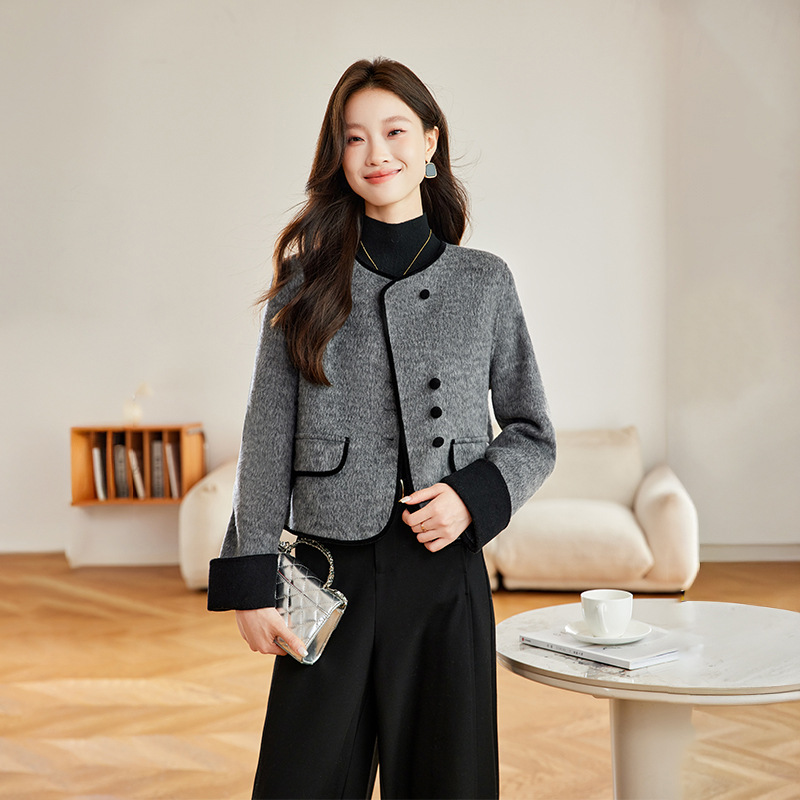 品牌苏昔然彩女装2025新款大码女装时尚2025年秋冬新款色边外套