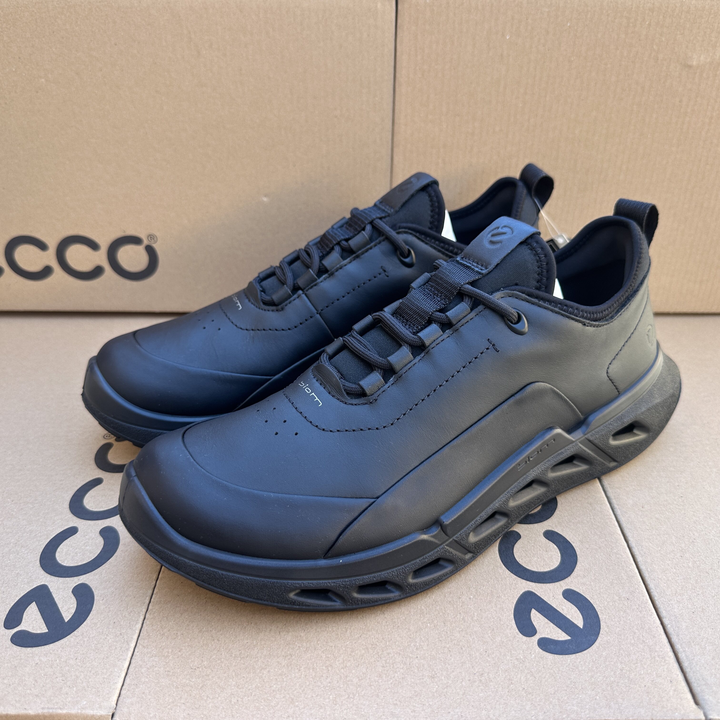 ECCO爱步新款纯色牛皮通勤舒适防水运动休闲鞋BIOM720男鞋 850414