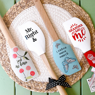 出口美国订单 烘焙工具圣诞氛围沙拉搅拌棒食用硅胶榉木奶油刮刀