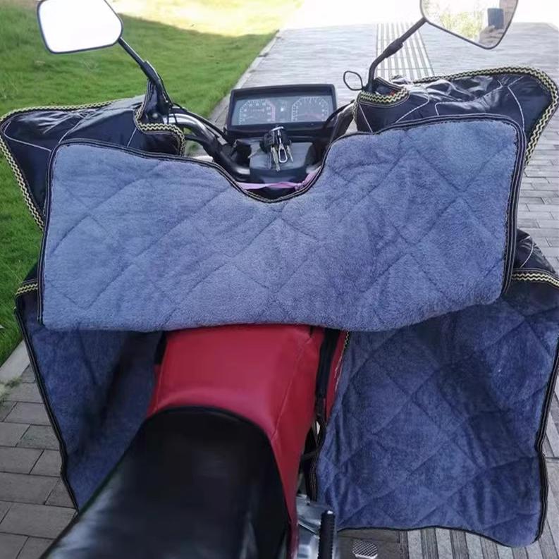 125跨骑男士摩托车挡风罩冬季防风加大加厚加绒带围脖挡风被