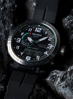 新款卡西欧登山男太阳能温度计指南针气压防水户外腕表PRG-601-1