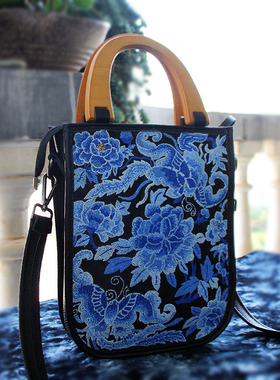 专拍链接。老绣包头层牛皮手工刺绣国风苗绣文艺范手提斜挎女包