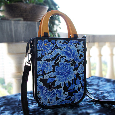 专拍链接。老绣包头层牛皮手工刺绣国风苗绣文艺范手提斜挎女包