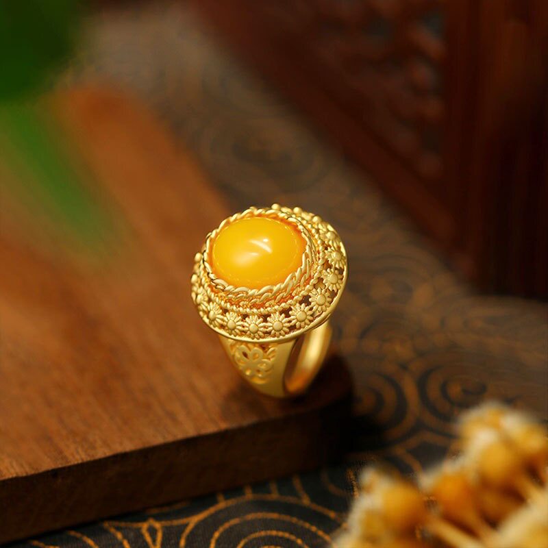 新中式古法镀金仿琥珀蜜蜡戒指女复古简约独特气质高级感蛋面指环