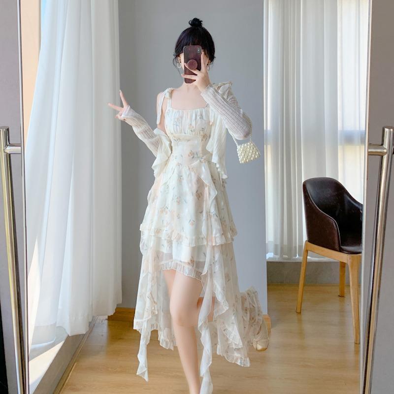 小清新碎花吊带连衣裙两件套女夏季法式不规则海边度假蛋糕裙