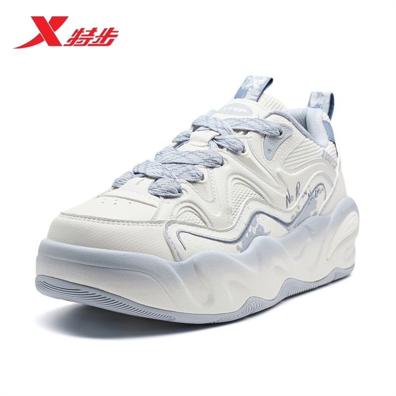 特步新款女士萌仔鞋2025秋季官方正品休闲鞋百搭滑板鞋面包鞋女鞋