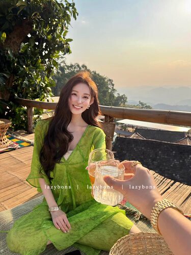 花三三同款【丹青】慵懒风浪漫绿色长裙夏季轻薄透视感度假沙滩裙