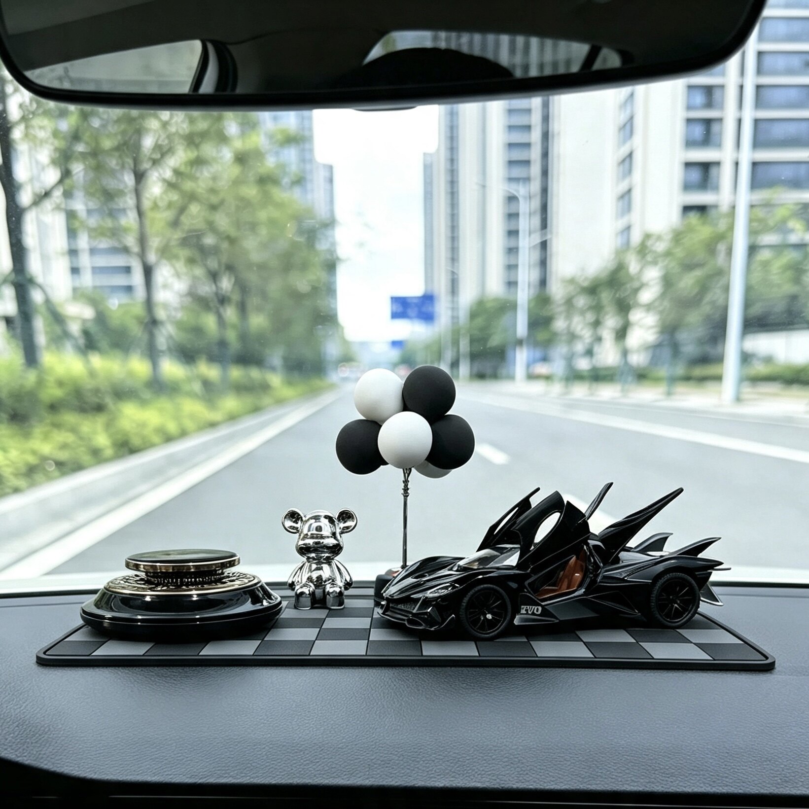 2026新款合金车载飞碟香薰摆件