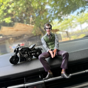 车载小丑希斯莱杰车内中控台摆件玩偶模型魔女之旅伊蕾娜装饰创意