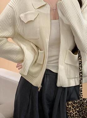 韩系秋冬季新款慵懒风坑条翻领拉链工装长袖针织衫米白上衣开衫女