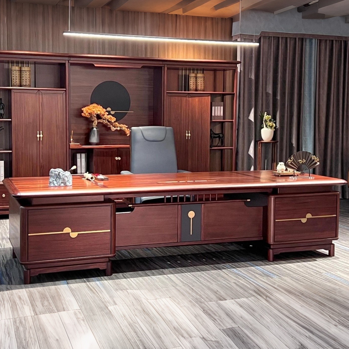 新中式实木办公桌椅现代老板桌乌金木大班台高档董事长办公室定制