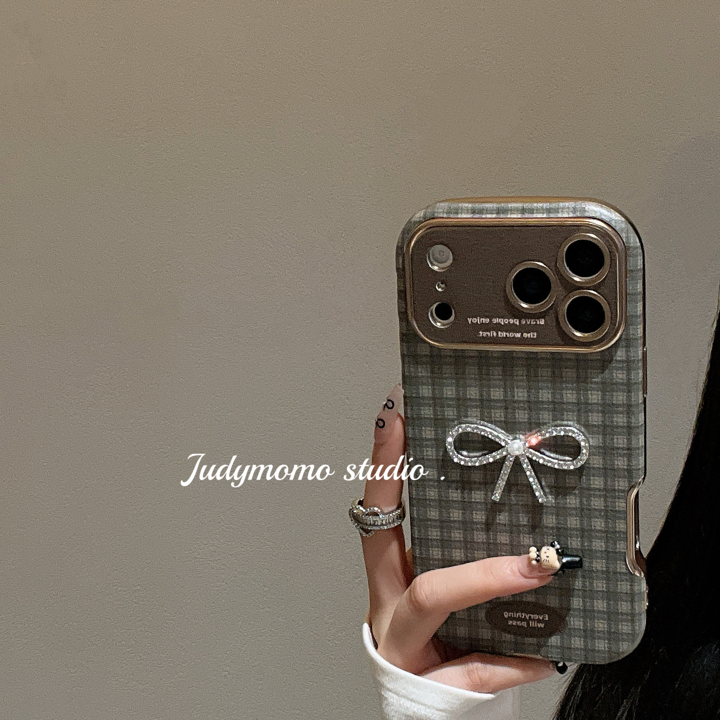 适用17pro复古绿格纹贴皮大视窗