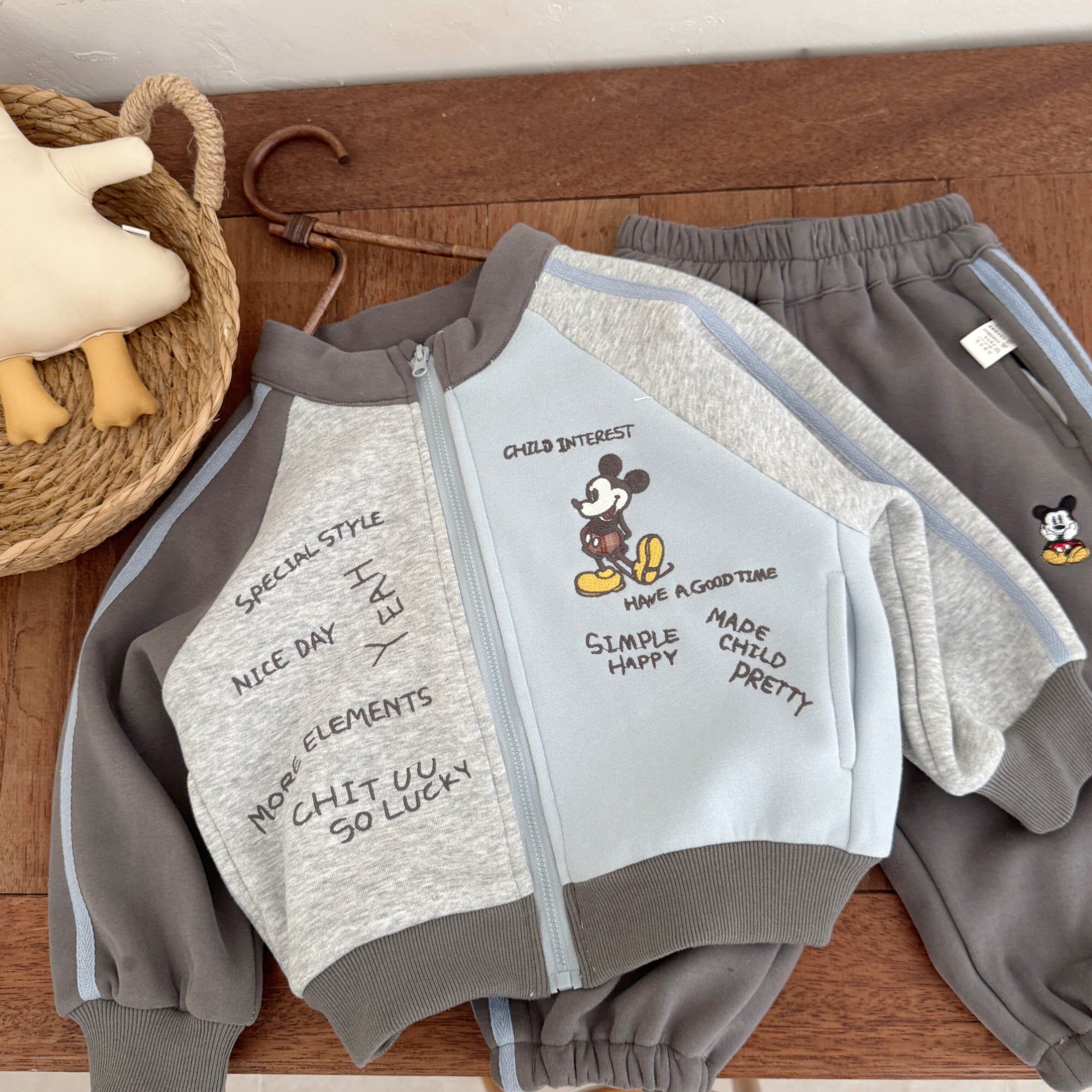 2026冬儿童加绒套装男童日系卡通卫衣宝宝小童卫裤运动休闲两件套