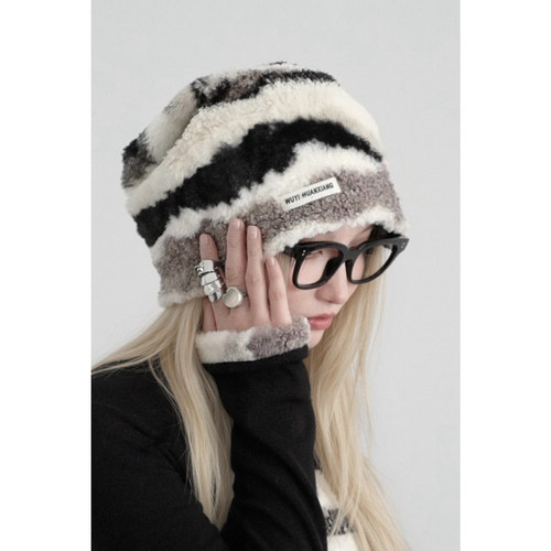 无以幻象正反两面穿冷帽