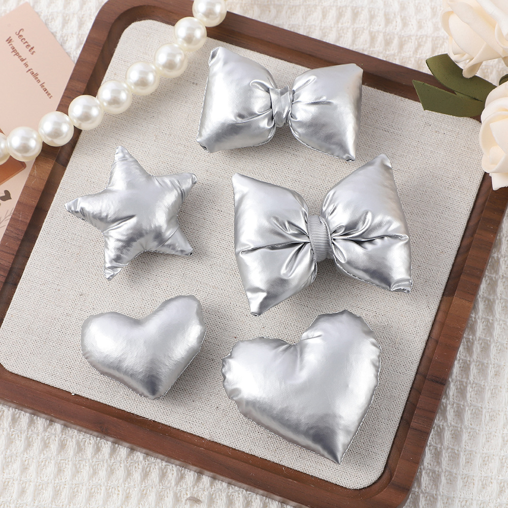 新款银色蝴蝶结爱心配饰手工DIY服装潮包挂饰儿童玩偶娃衣饰品