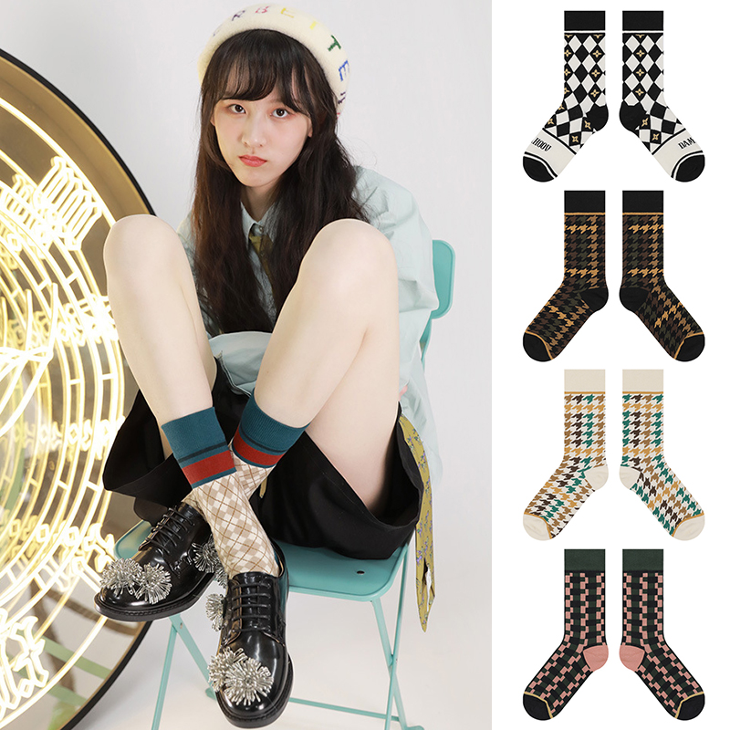 新品时尚个性韩版ins小红书菱形经典格英伦学院风女士中筒袜