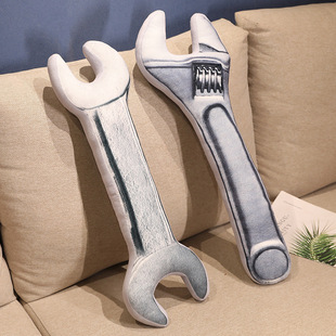 创意扳手毛绒玩具有趣创意工具拍照道具游戏儿童房趣味抱枕男童