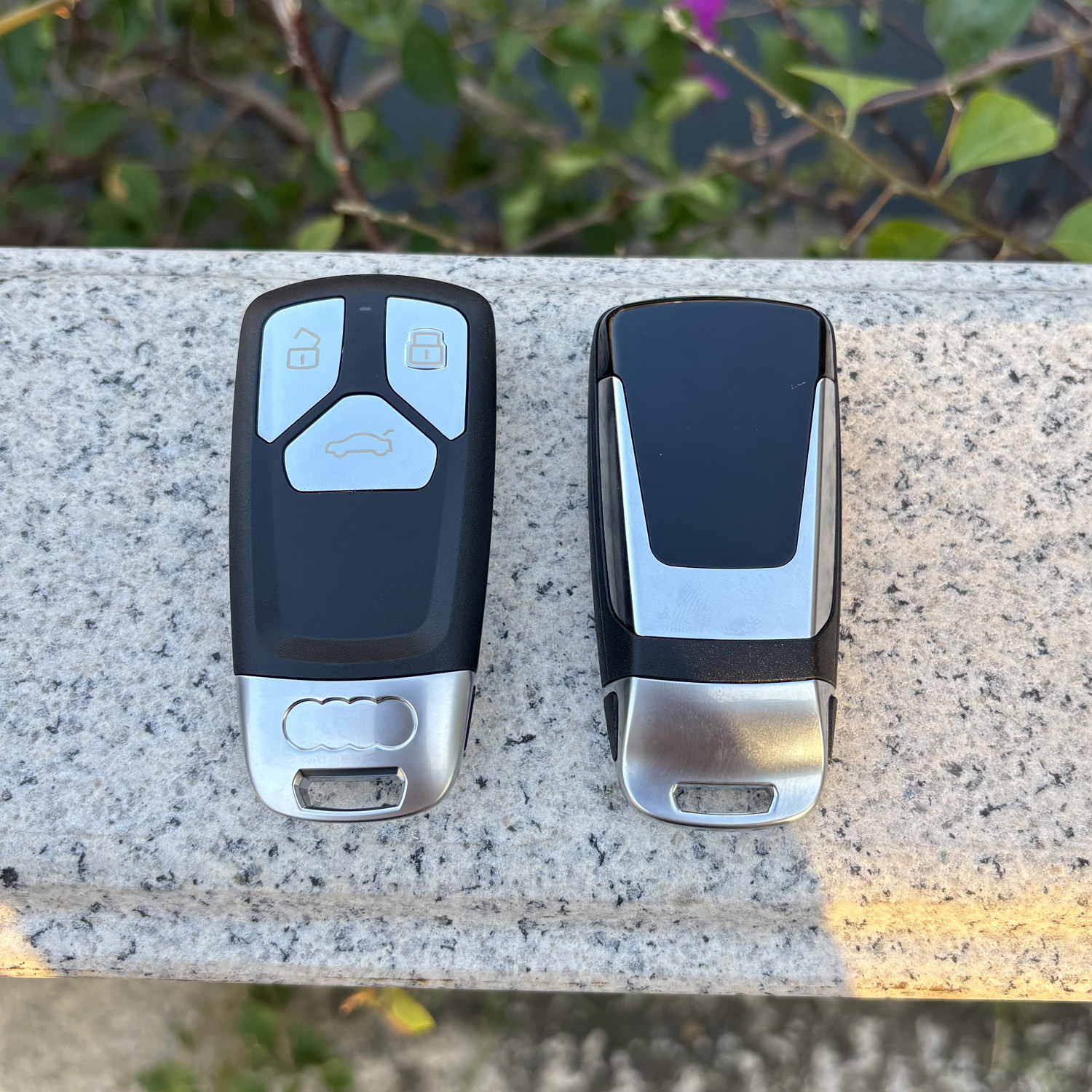 专用新款奥迪Q7 A4L A6L TT熊猫款遥控器智能钥匙替换新外壳Q5L优