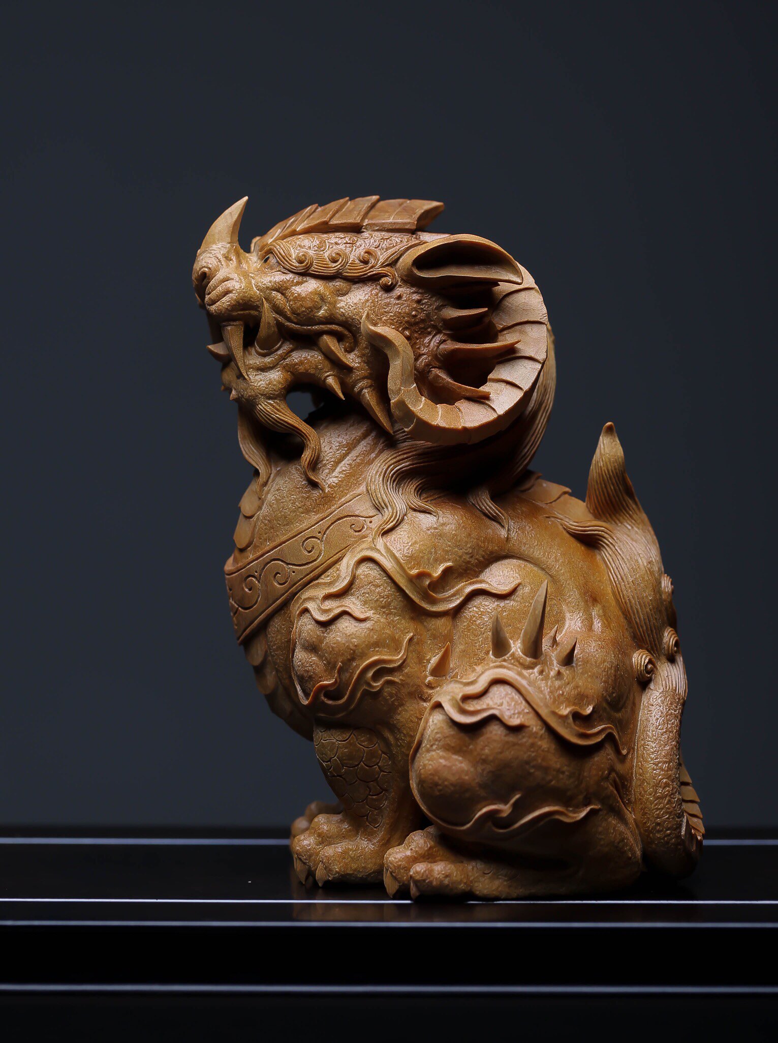 印度老山檀香摆件迈索尔瑞兽【狴犴】精工手工雕刻龙生九子摆件