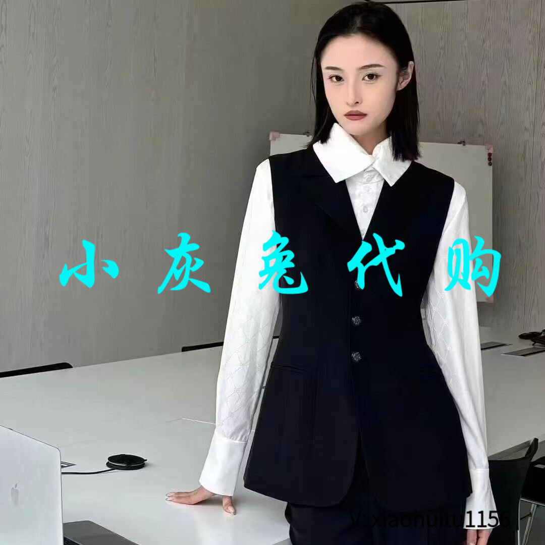 小灰兔专柜正品代购2026秋装收腰单排扣V领背心马甲外套女140030