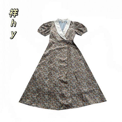 V领泡泡袖碎花连衣裙女