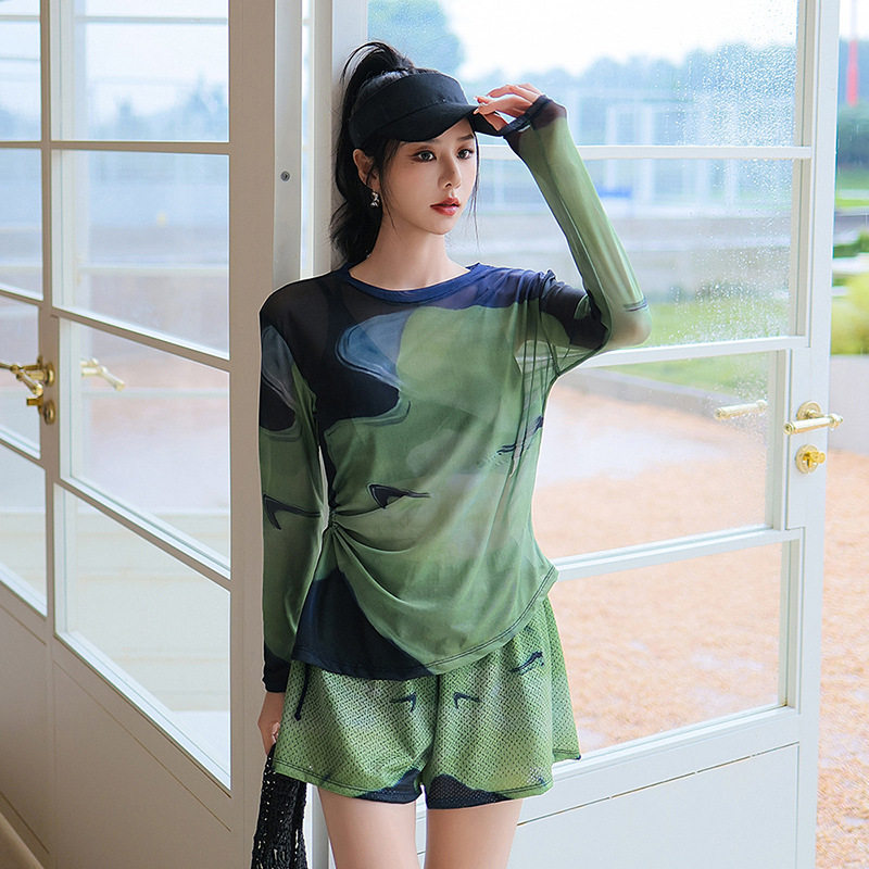 运动风长袖分体三件套泳衣女防晒分体泳衣