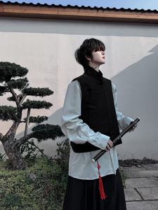 新中式山本风无袖坎肩盘扣马甲男女同款马夹发型师马褂H2097P90,黑色松糕凉鞋搭配黑色长袜图片