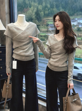 不规则灰色交叉V领针织打底衫女秋冬设计感小众内搭修身短款上衣