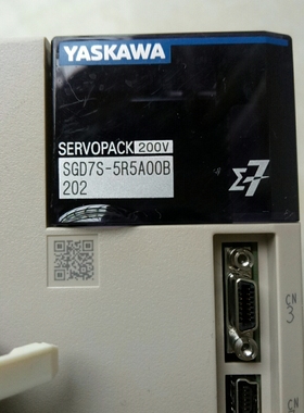安川驱动器SGD7S-5R5A00B,有八成新。