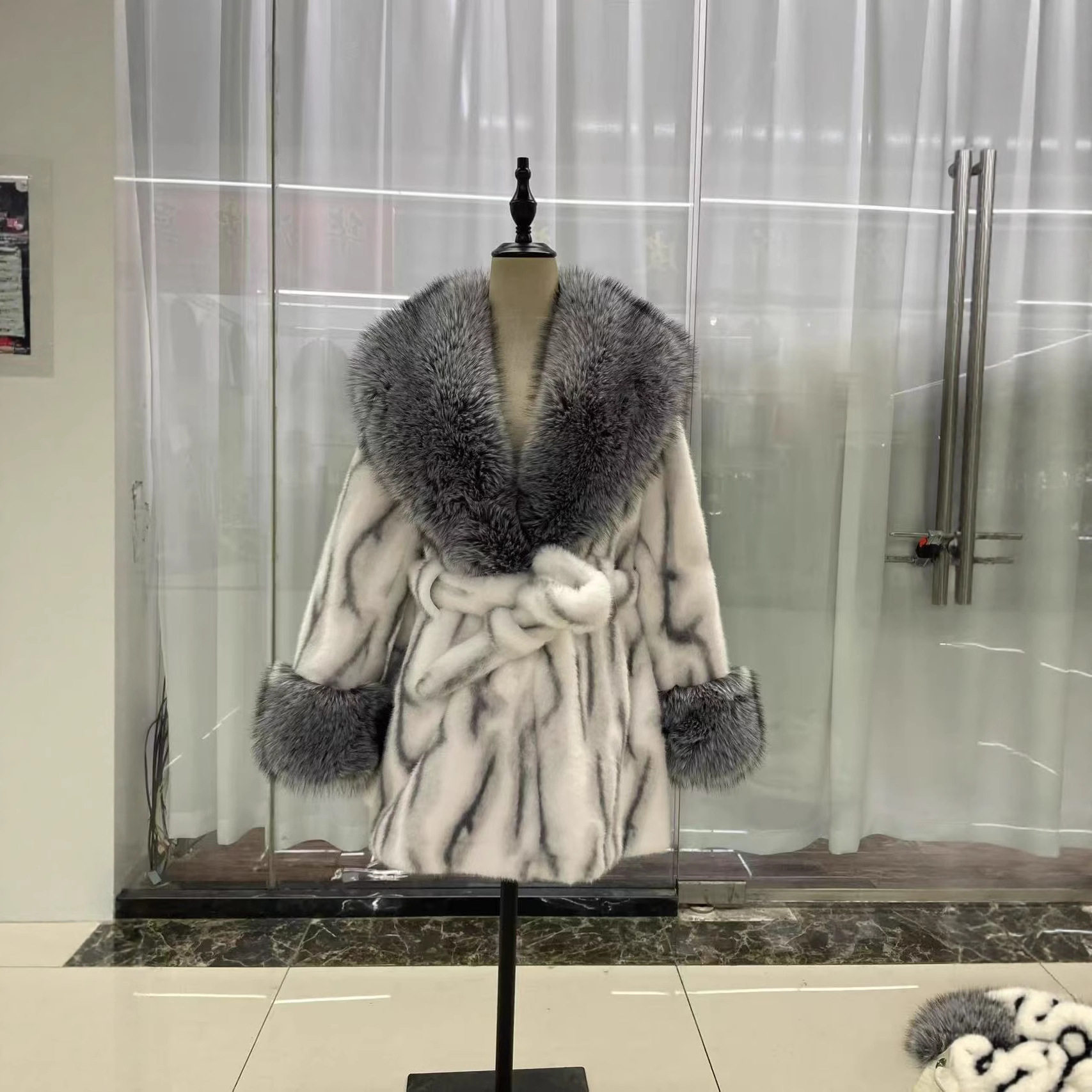 新款中长款狐狸毛皮毛一体秋冬水貂保暖气质皮草外套,女装/女士精品,时尚抓绒裤,淘宝优惠券,粉丝福利购,淘宝优惠卷