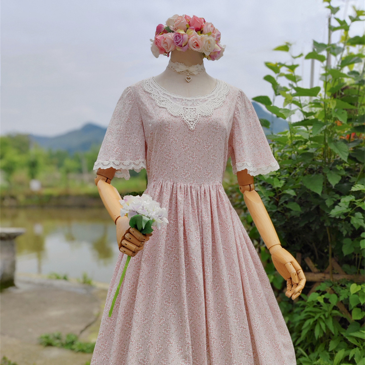兔子大人|手作服 甜美复古喇叭袖蕾丝领粉色竹节棉大摆连衣裙
