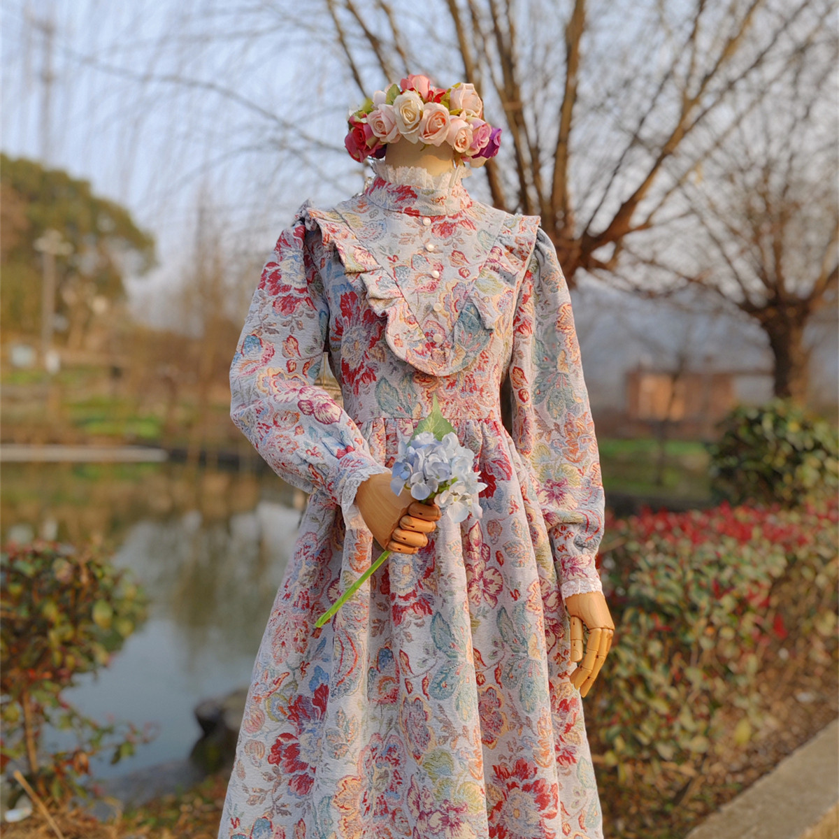 兔子大人|手作服 秋冬加厚雪尼尔提花长袖蕾丝立领连衣裙
