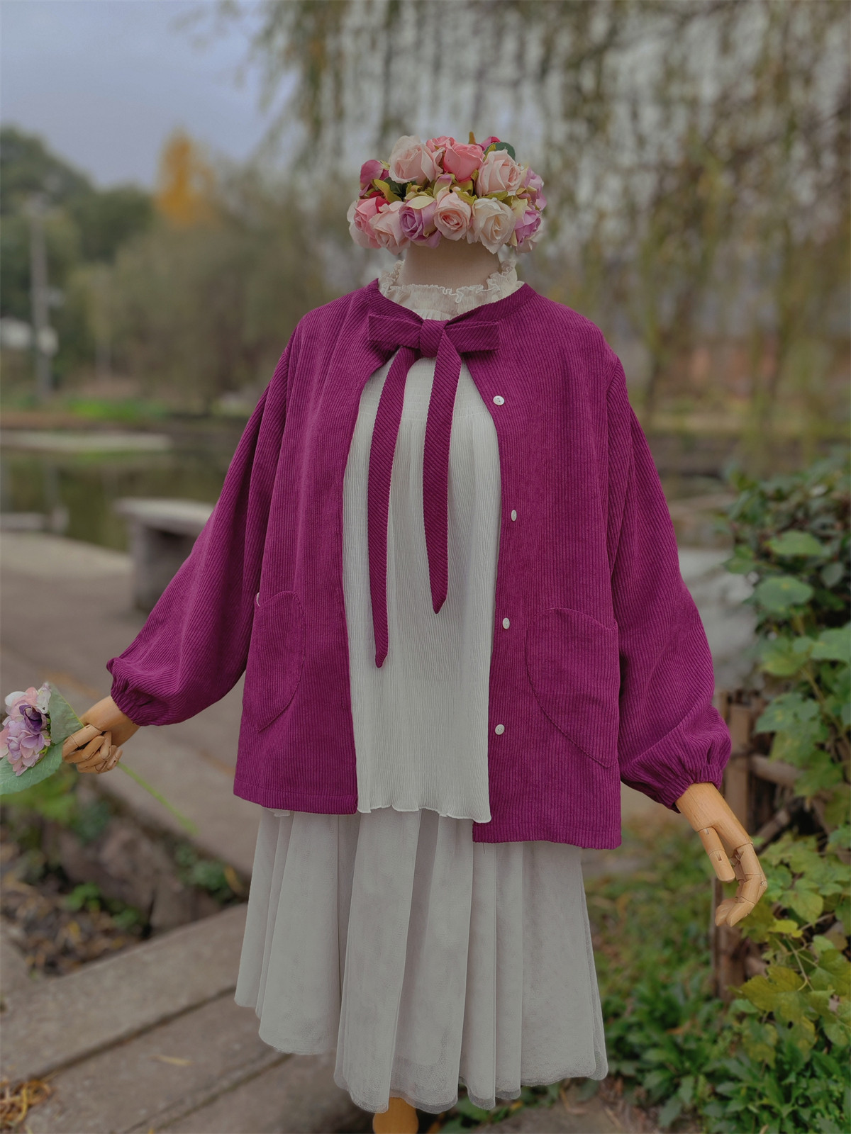 兔子大人｜手作服 复古绑带领深玫红色泡泡袖宽松灯芯绒外套秋冬