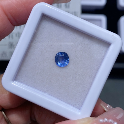 矢车菊蓝宝石1.227克拉
