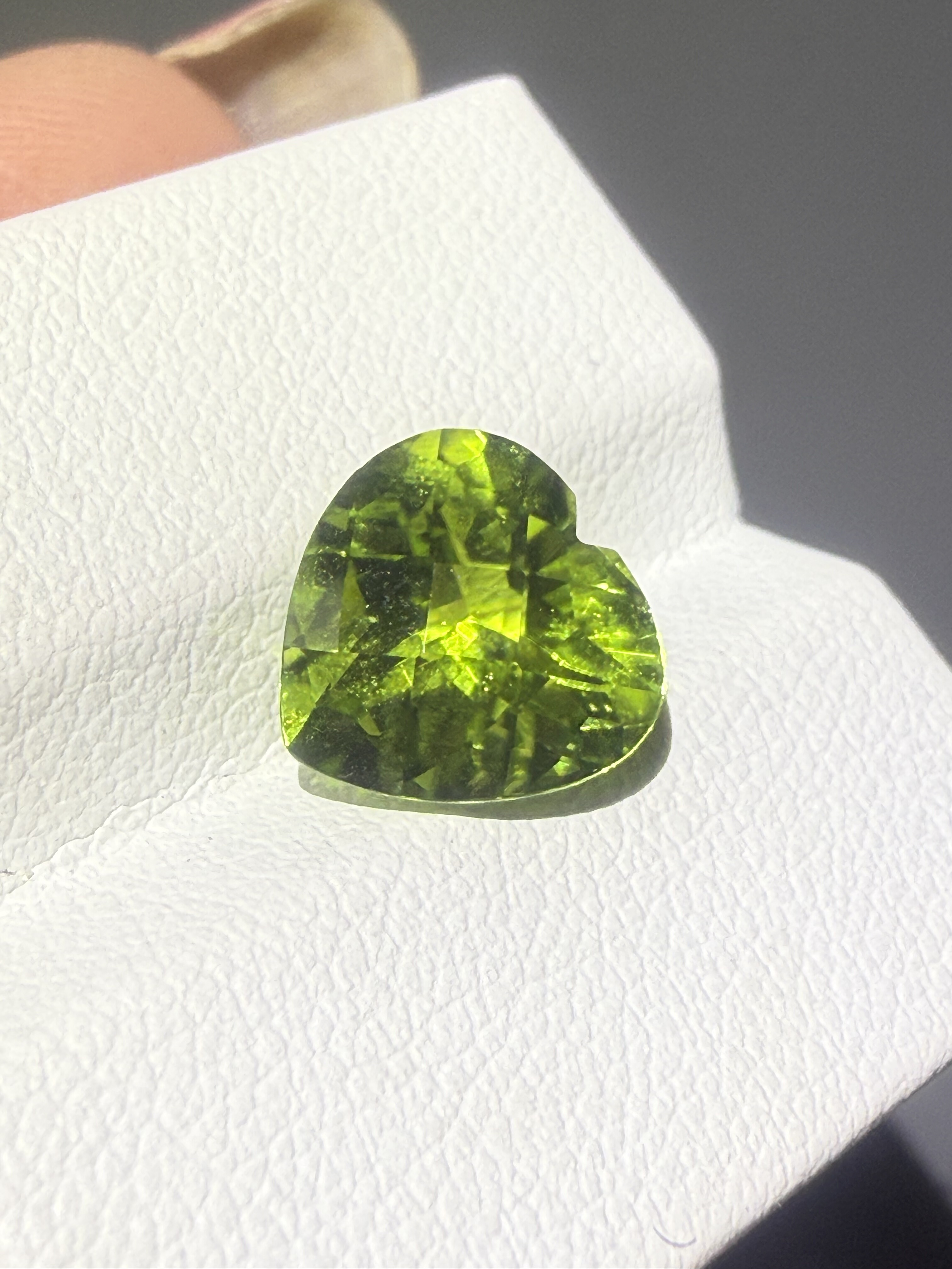 天然橄榄石心形10毫米格子面切割3.75克拉全净无瑕,珠宝/钻石/翡翠,裸石,淘宝优惠券,粉丝福利购,淘宝优惠卷