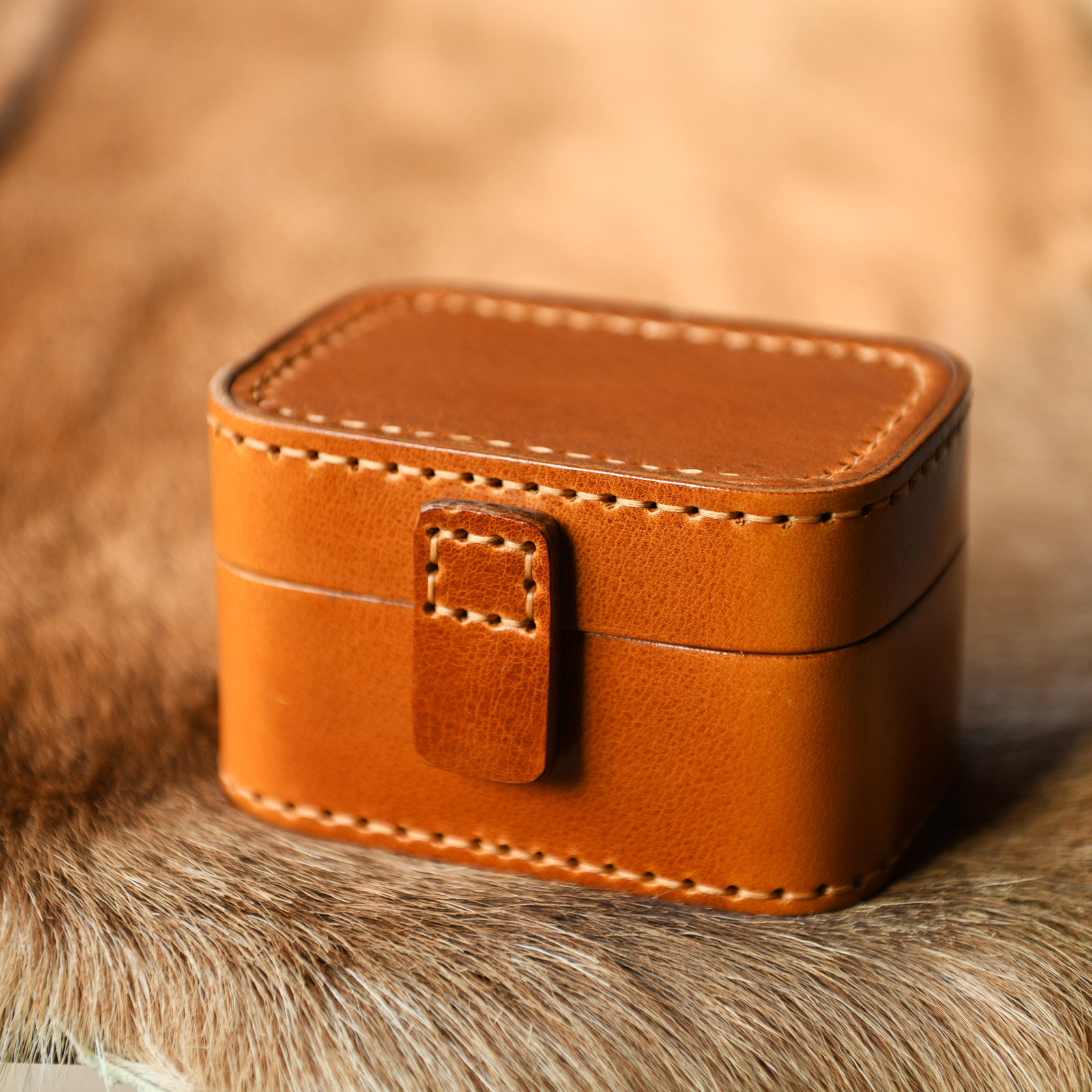 手工缝制加厚牛皮饰品收纳盒真皮文玩核桃盒植鞣皮磁扣方形储物盒,收纳整理,桌面收纳盒,淘宝优惠券,粉丝福利购,淘宝优惠卷